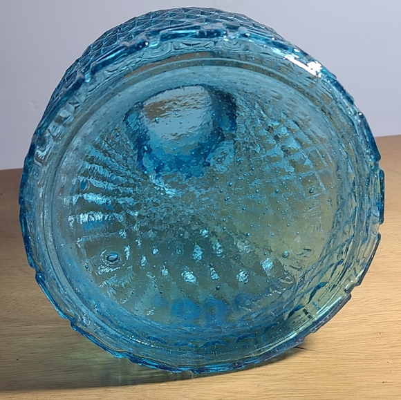 Vintage MCM Light Blue Diamond Pattern W/ Greek Design Glass Decanter - Picture 5 of 7